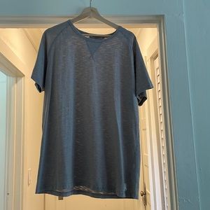 Kith Men’s Medium Long style T shirt